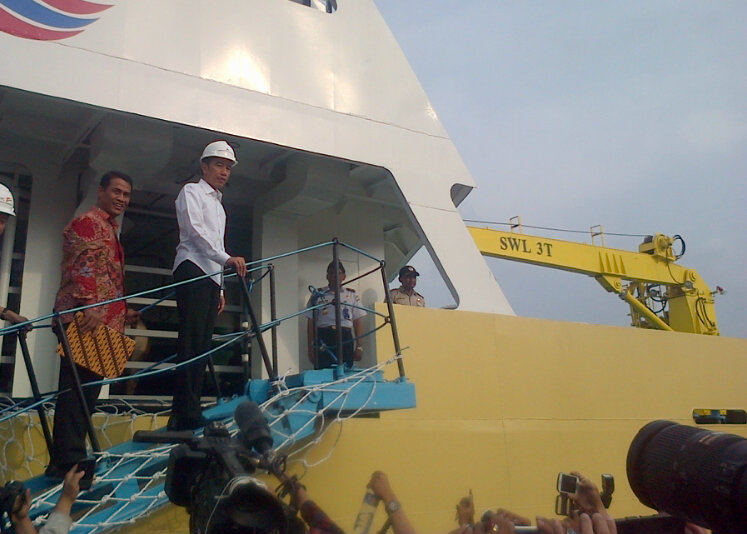 Presiden Jokowi Sambut Kapal Ternak di Tanjung Priok